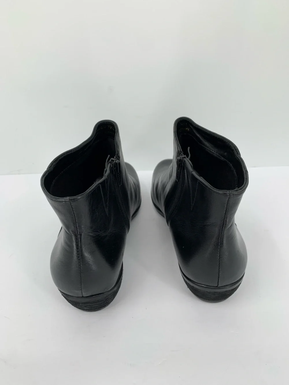 Ros Hommerson Ezra ankle boots black leather zipper shoe comfort women EUC 10.5